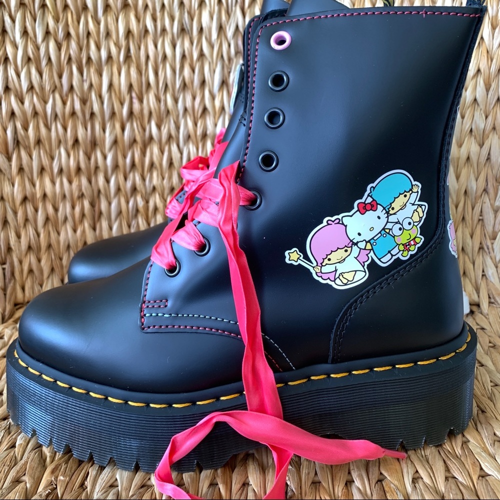 New Hello Kitty & Friends x Dr. Martens Jadons - Picture 6 of 11